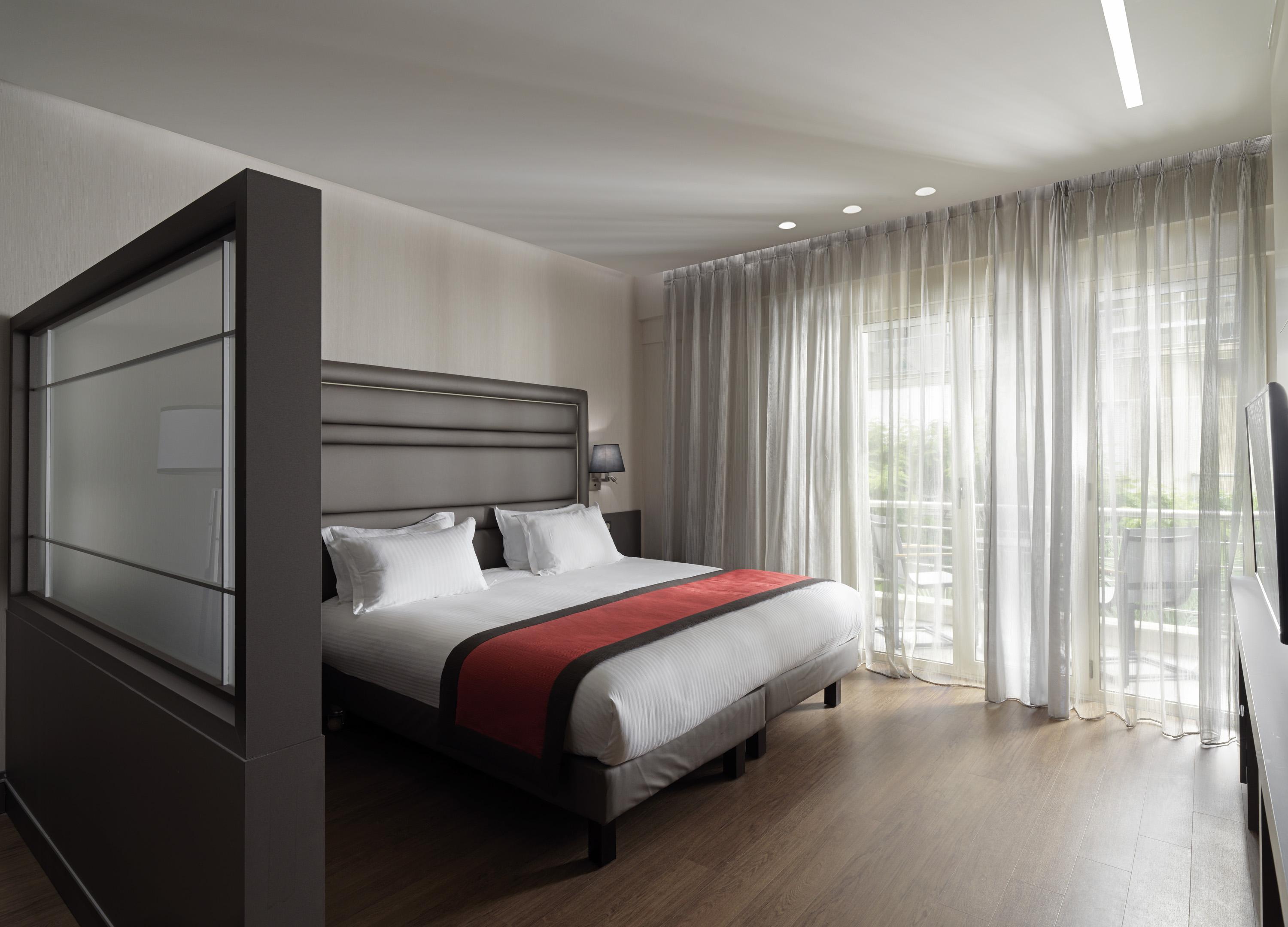 Holiday Suites Афины Экстерьер фото