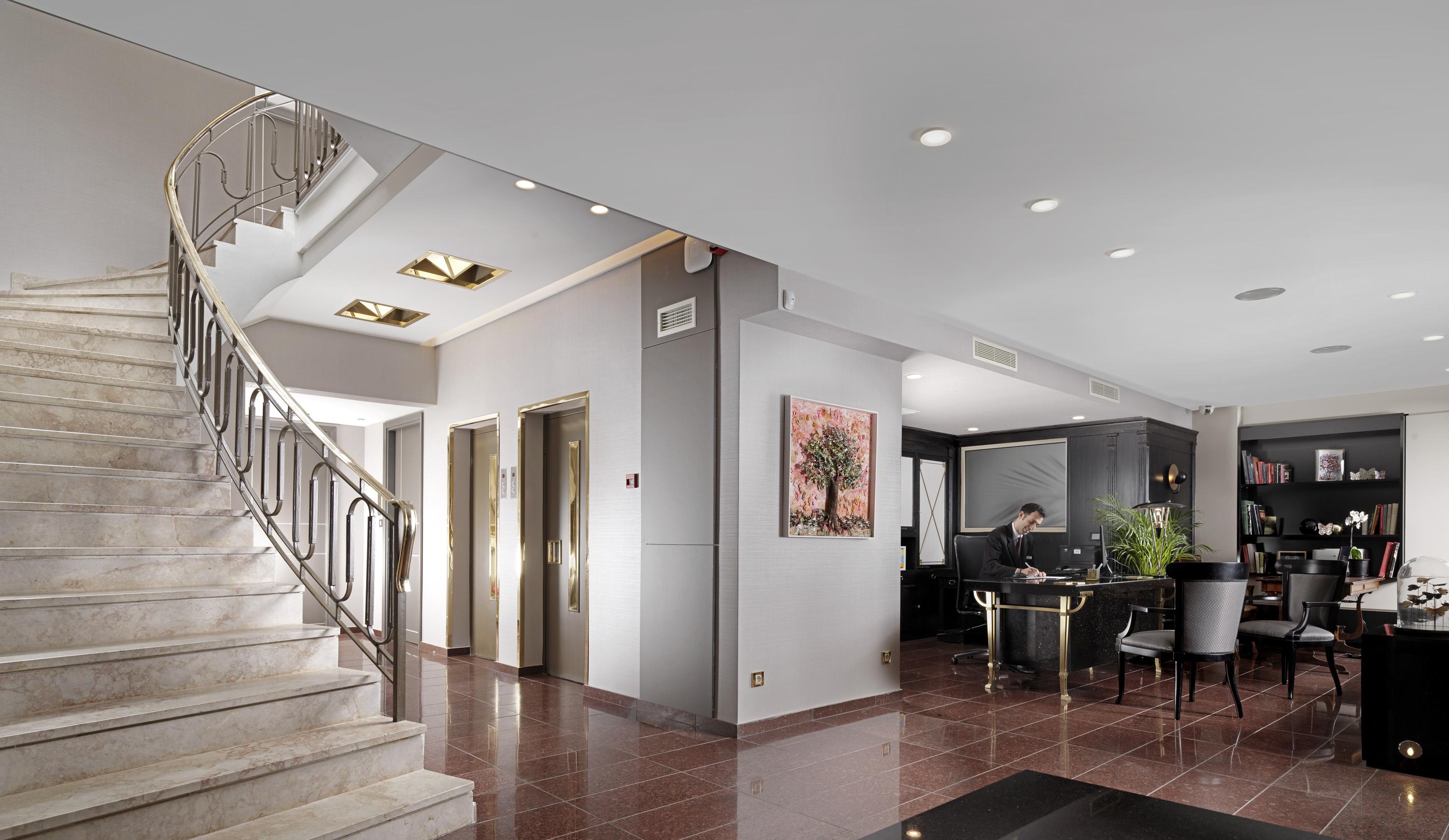 Holiday Suites Афины Экстерьер фото