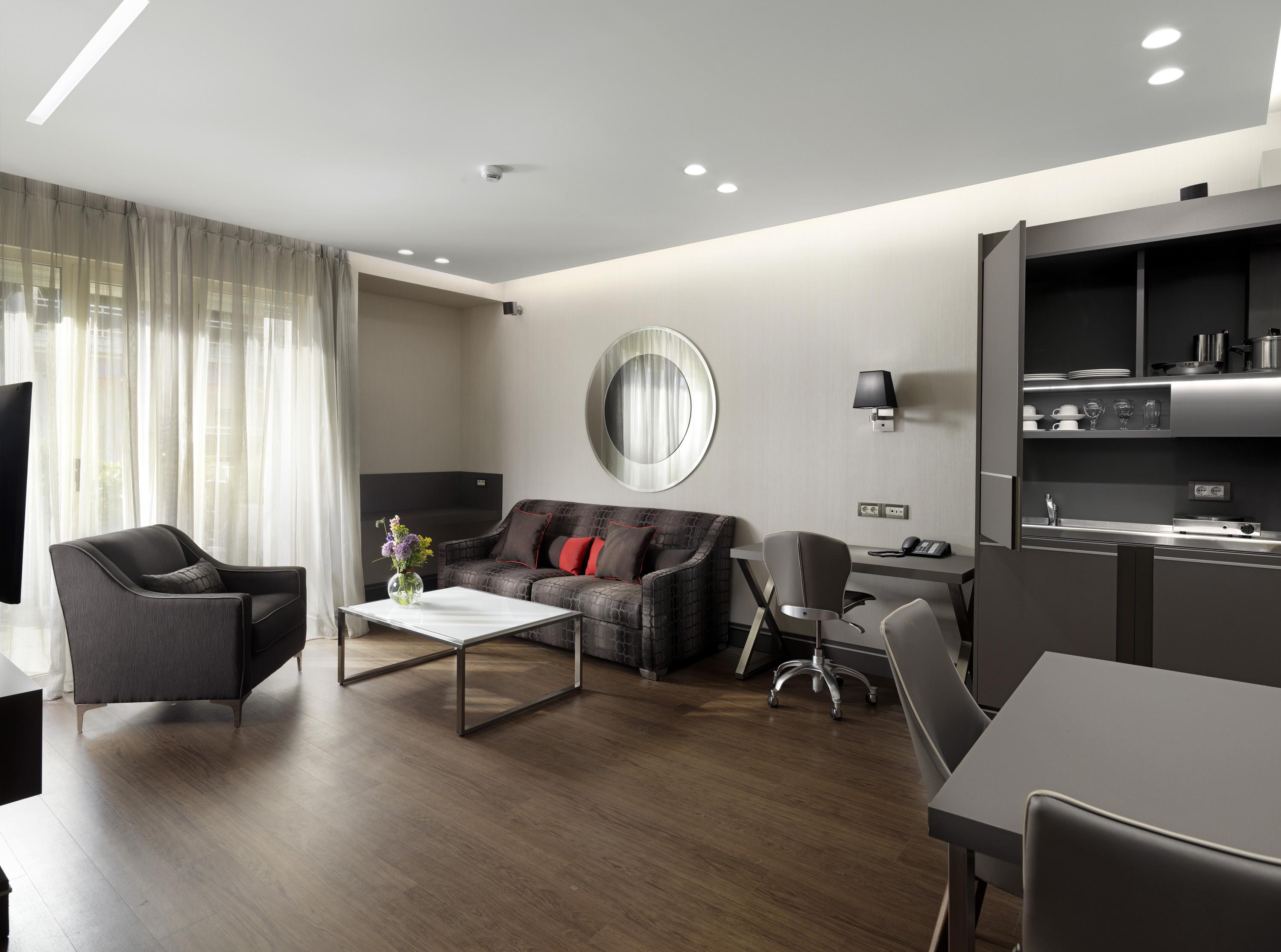 Holiday Suites Афины Экстерьер фото