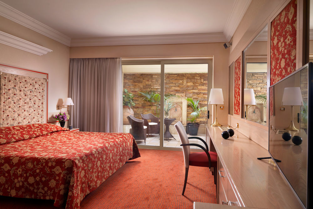 Holiday Suites Афины Экстерьер фото